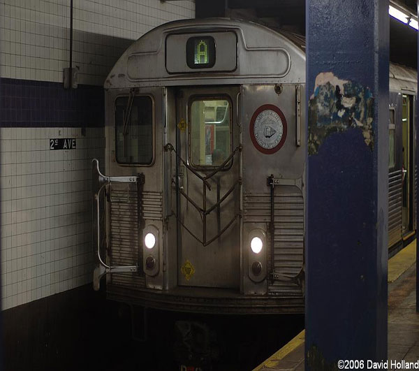 Brooklyn bound A train entering 2nd Avenue station during a G.O